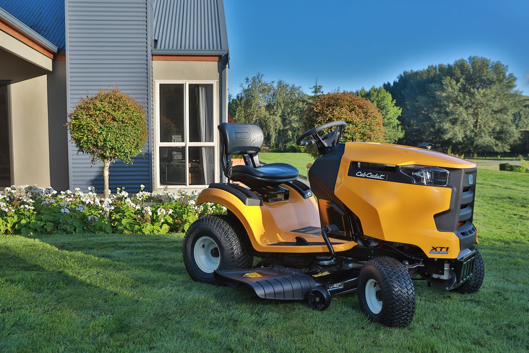 Cub Cadet LX547 rideon mower