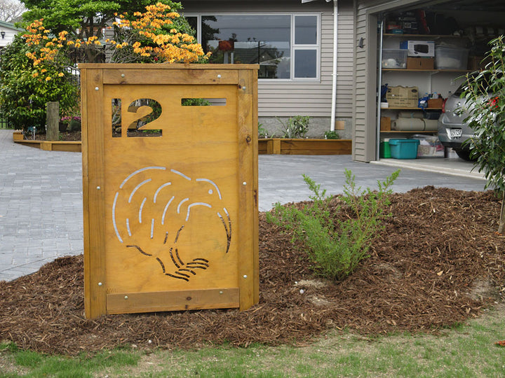 Garden Art - Kiwi